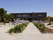 Chicureo Centro. Moderna casa en condominio con acceso...