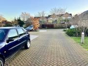 Church Road, Addlestone KT15, 2 bedroom flat to rent...