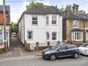 Church Road, Guildford GU1, 2 bed flat to rent, £1,650...
