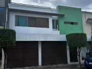 Cinco de Diciembre – La casa que no se compra… se...