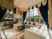 Cinema privativo e academia completa Piscina aquecida... Cinema privativo e academia completa Piscina aquecida...