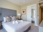 Circus Apartments E14 2 bed flat to rent £3,822 pcm £882 pw