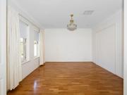 City Fringe Living: Private & Secure Family Home