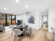 CITY FRINGE LIVING WITH SUBURBAN PROPORTIONS