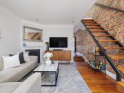 City fringe village house / sophisticated courtyard retreat