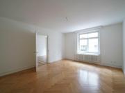 City life in Altbauwohnung | dreamo. Ch