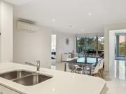 City Lights, Garden location, Walk everywhere