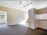 CITY OR BEACH, YOU'VE GOT IT ALL! Perfect for a family!