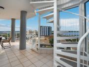 City Penthouse With Spectacular Sea Views & Private...