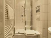 City Residence: Nette 2 Zimmer Wohnung in schönem Altbau