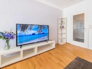 City Residence: Schön möblierte 2 Zimmer Wohnung mit Balkon