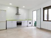 CL MARIANO ADAM. Vivienda de tres dormitorios, salón,...