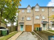 Clare Hill View, Huddersfield, 3 Bedroom End