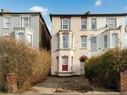 Claremont Road, London NW2, 3 bed flat to rent, £2,376...