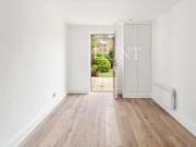 Clarence Gate, London, IG8 8GU, United Kingdom | 3 bed...