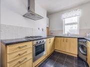 Clarence Parade, Southsea 2 bed apartment to rent £1,200...