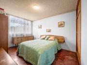 Classic 2 bedroom apartment only 750m to the station