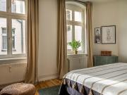 Classic apartment in one of Berlins old historical...