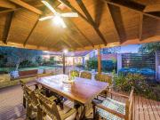 Classic Character Home on Subdividable 3995sqm