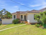 Classic Eastport Cottage Charm In A Quiet Central Pocket