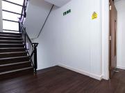 Classic Ensuite Plus E Has an Apartment