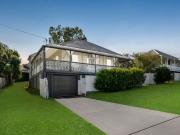 CLASSIC QUEENSLANDER IN PRIME CBD LOCATION!
