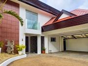 CLASSY 2 STOREY, 4 BEDROOM HOUSE WITH PARKING FOR RENT...