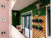 Classy 4BDR Apartment W/ Balcony
