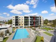 Classy apartment with Pool Views!