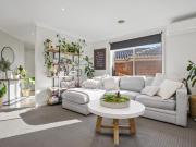 CLEAN AND MODERN FAMILY HOME