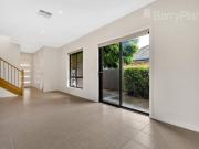 CLEAN AND TIDY TOWNHOUSE IN GREAT LOCATION!