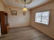 Clean & tidy 4 bedroom home close to shops & station...