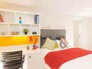 Clifford Accessible 5 & 6 bed flat D Has an Apartment