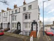Clifton Lawn, Ramsgate, CT11 2 bed end of terrace house...