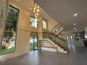 CLO FOR SALE: 4 Bedroom House in Ayala Alabang Village,...