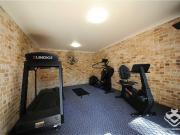 CLOSE TO BRACKEN RIDGE TAFE, BUS STATIONS AND SCHOOLS