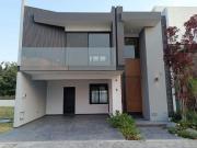 Casa en venta en Lomas de Angelópolis frente al club...