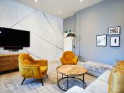 Cluster Q Has an Apartment