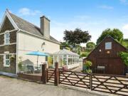 Clyne Terrace, Neath, 3 Bedroom End