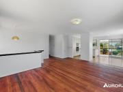 Coastal Comfort Meets Everyday In Prime Cleveland Location!