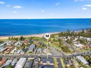 Coastal Elegance Spacious Villa Moments from Thirroul Beach