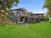 COASTAL ELEGANCE WITH SPACE, COMFORT & STUNNING VIEWS
