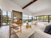 Coastal Lifestyle, Dual Living & Ocean Views in...
