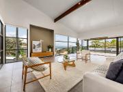 Coastal Lifestyle, Dual Living & Ocean Views in...