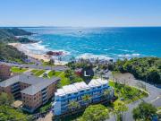 Coastal Lifestyle & Location – Across from Flynns Beach