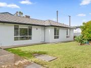 Coastal Oasis Close to Maslin Beach