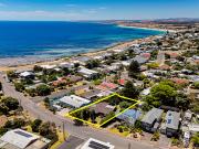 Coastal Opportunity with Future Potential 7 Hamilton...