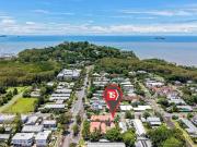 Coastal Townhouse Minutes to the Beach & Golf Course