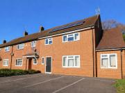 Cobbett Road, Guildford GU2, 1 bed flat to rent, £1,300...