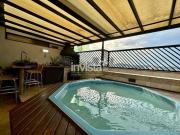 Cobertura à venda no bairro Embaré